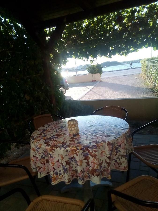 Apartman Edi Nin Exterior foto