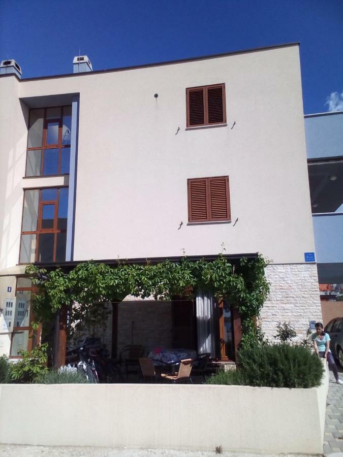 Apartman Edi Nin Exterior foto